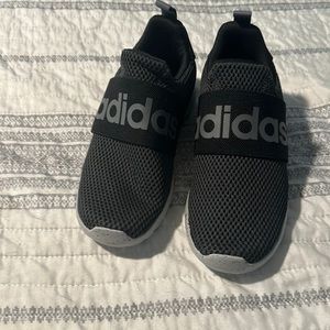 Boys, Adidas Cloudform, Size 3Y